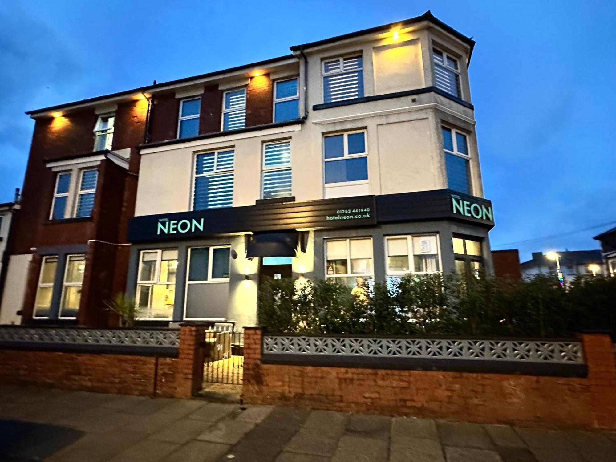 Hotel Neon بلاكبول المظهر الخارجي الصورة